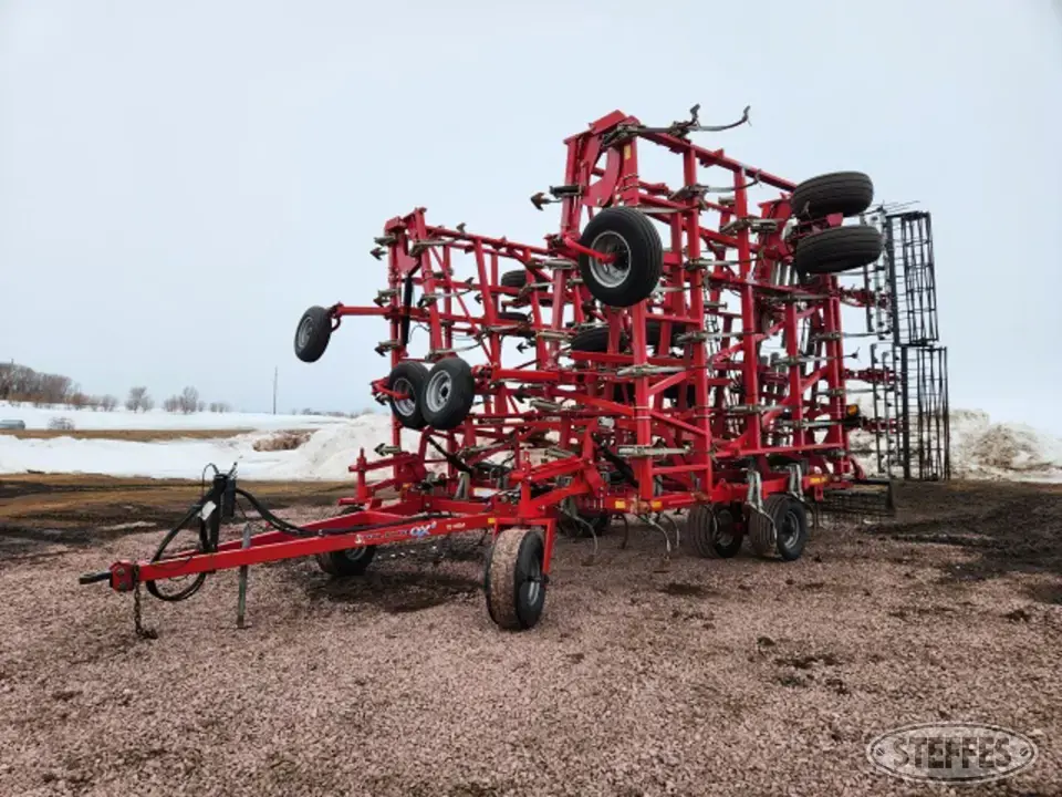 2012 Wil-Rich QX2 Field Cultivator