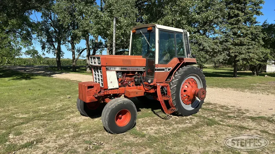 1979 International 1586 2WD Tractor