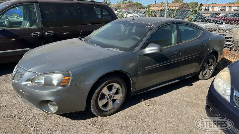 2005 Pontiac Grand Prix Car