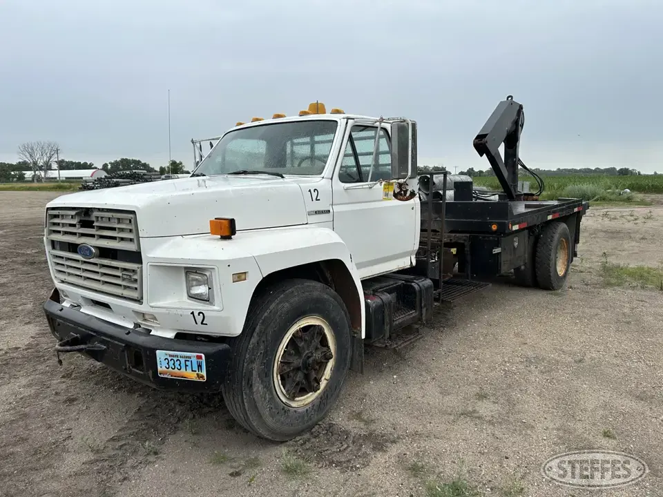 1988 Ford F700 Service Utility Truck