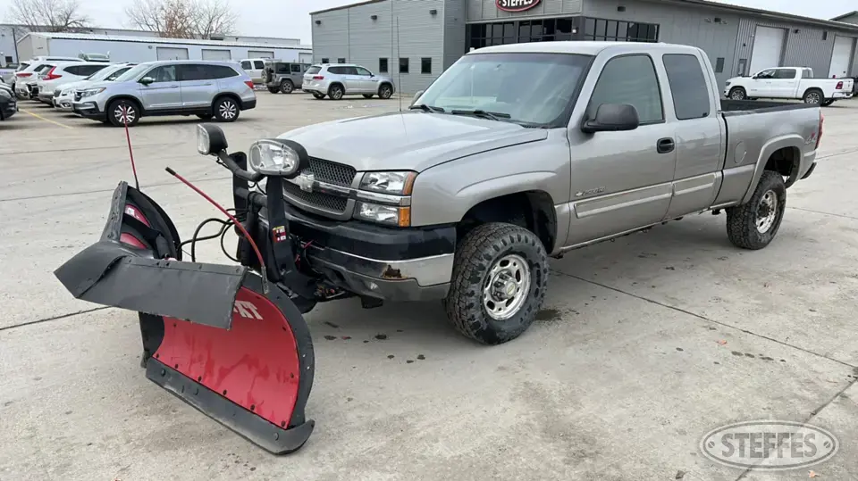 2003 Chevrolet Silverado 2500HD Plow-Spreader Truck