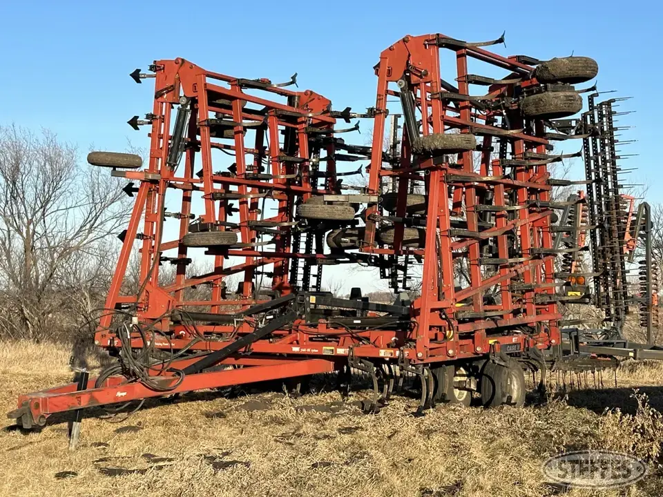 Case IH Tiger-Mate II Field Cultivator
