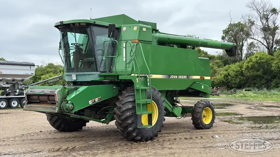 1991 John Deere 9600 Combine