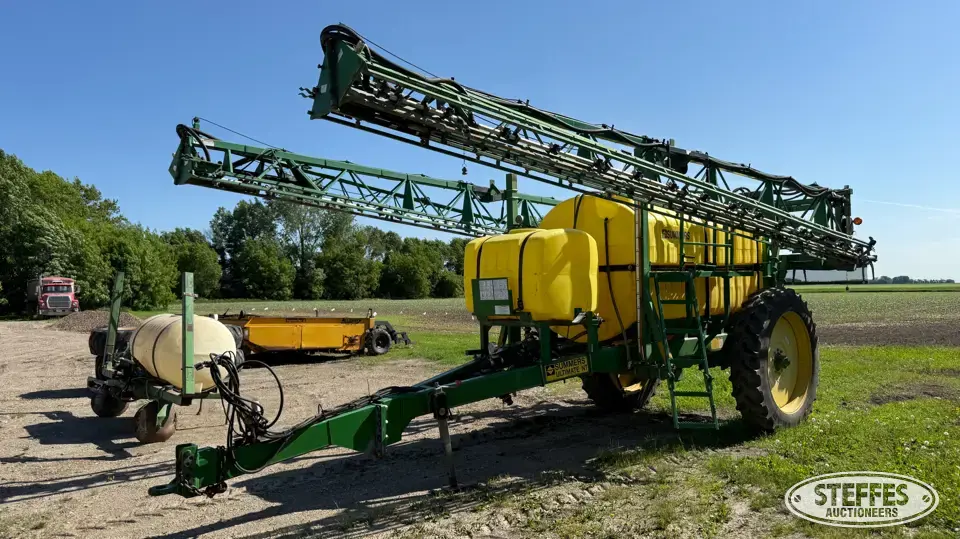 2011 Summers Ultimate NT Pull-Type Sprayer