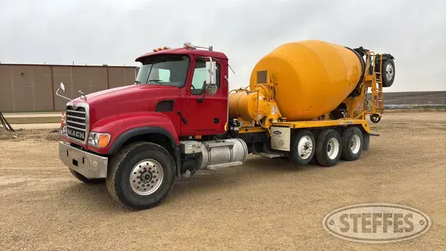 2004 Mack CV500