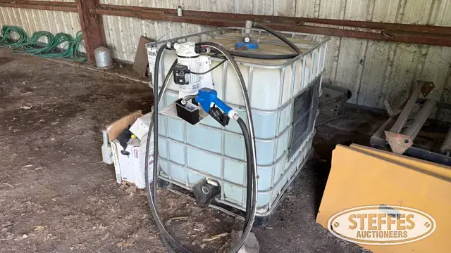250 gal. DEF tote