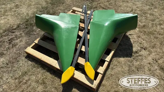 (2) John Deere poly end dividers