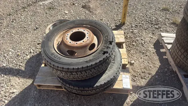 (2) Continental HDR 225/70R19.5 tires