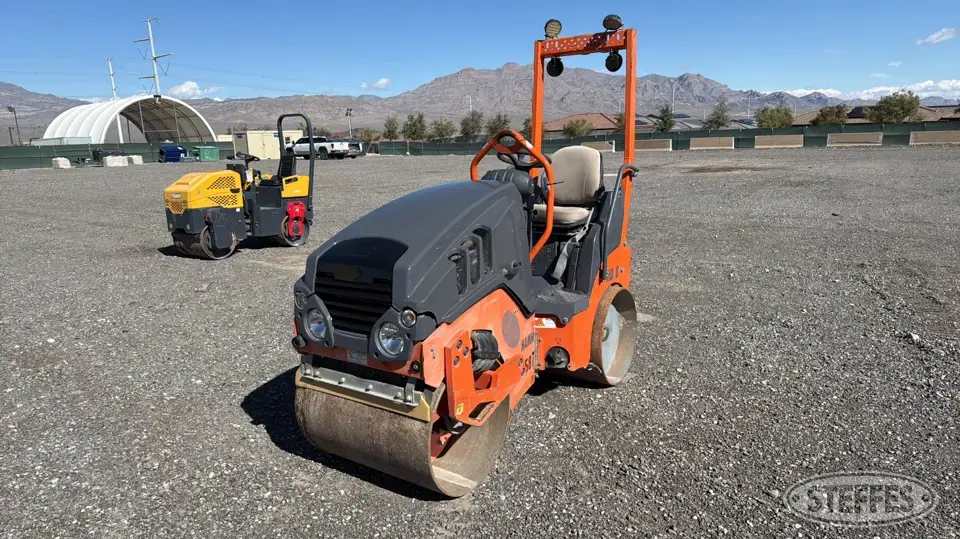2012 Hamm HD 8 VV Self-Propelled Tandem Compactor