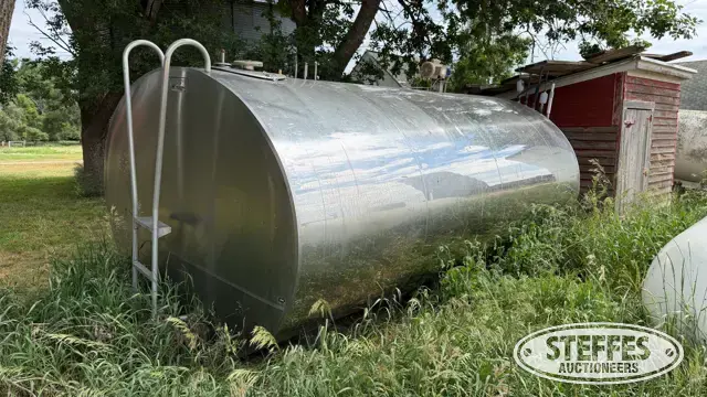 3,000 gal. SS bulk tank