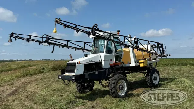 Willmar self-propelled sprayer