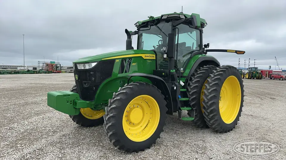 2022 John Deere 7R 250 MFWD Tractor