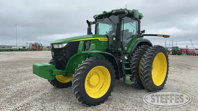2022 John Deere 7R 250