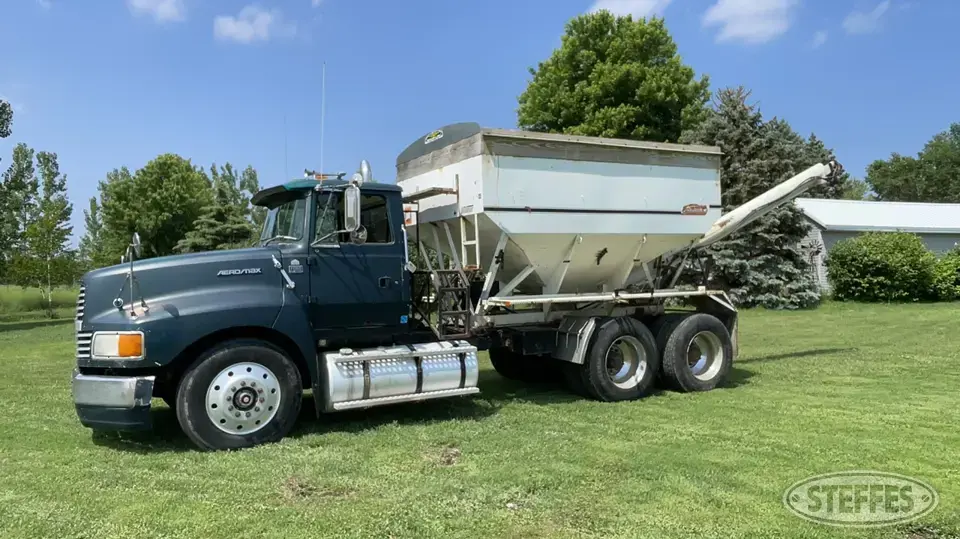 1993 Ford Aeromax LTL9000 Tender Truck