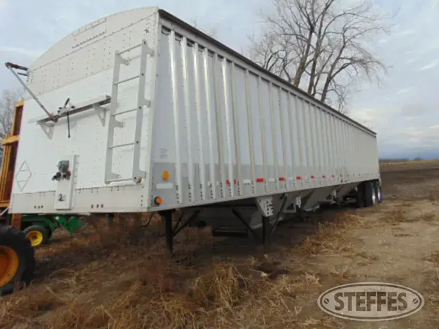 1999 Cornhusker 800 HFA