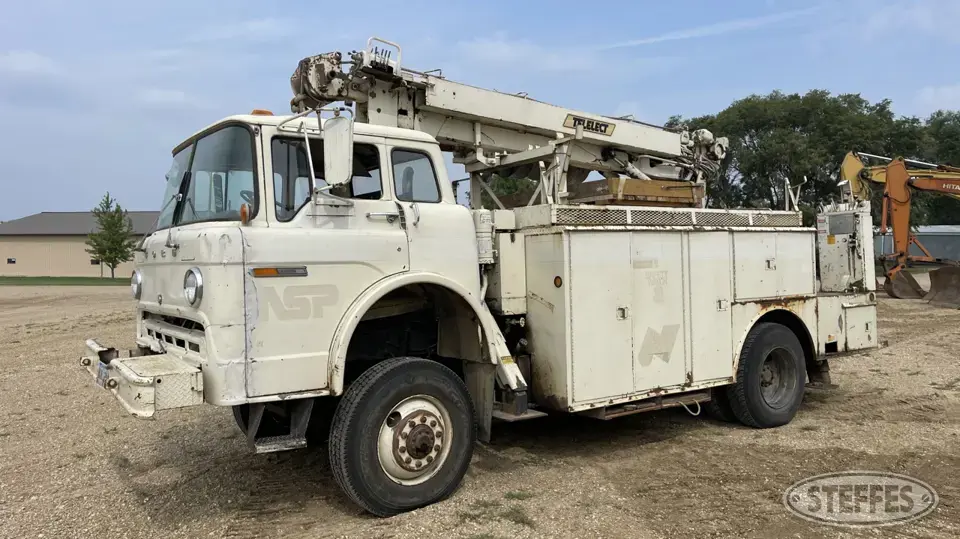 1981 Ford 900 Boom Truck
