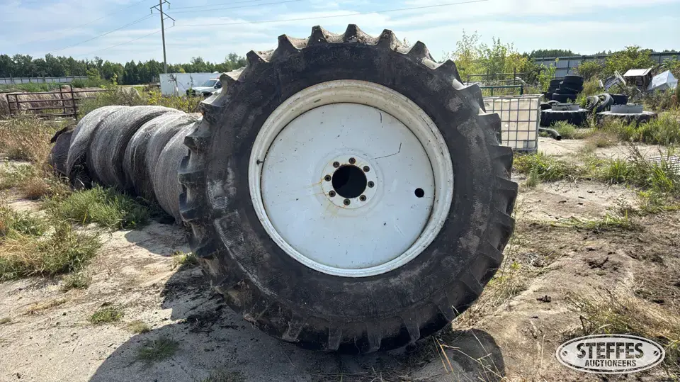 (4) Firestone Radial All Traction DT 520/85R46 tires Tractor-Implement Tire