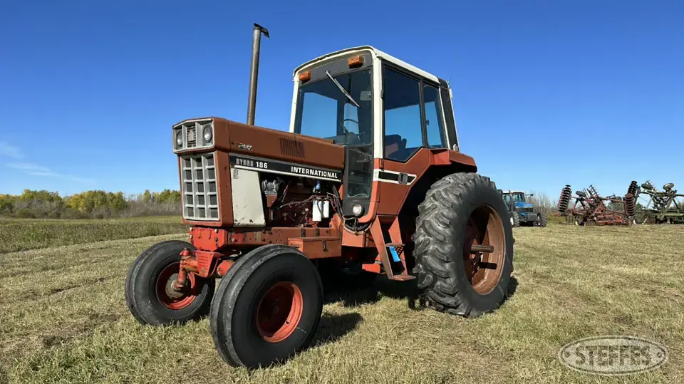 1979 International Hydro 186 2WD Tractor