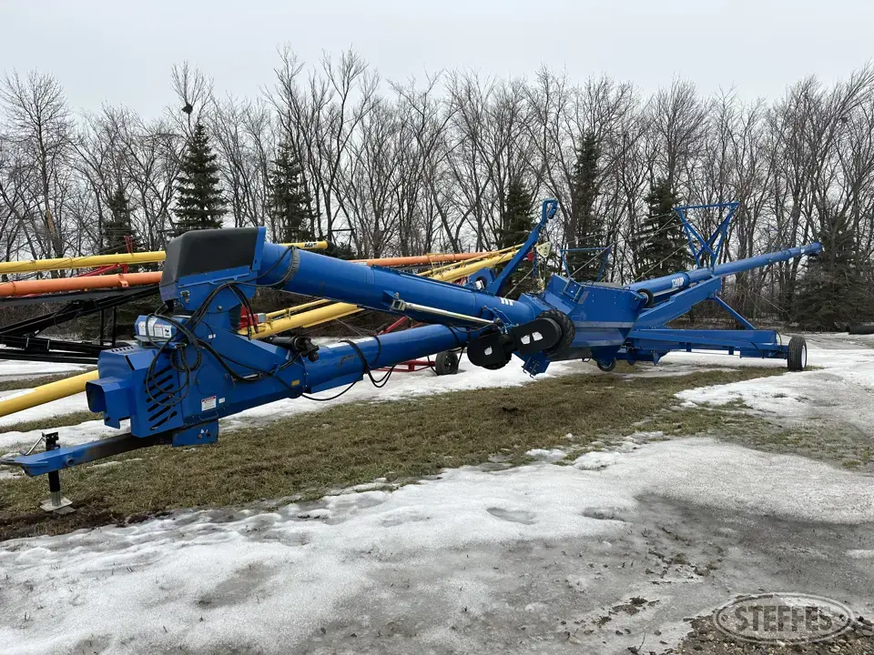 Brandt 1390HP Swing Hopper Auger