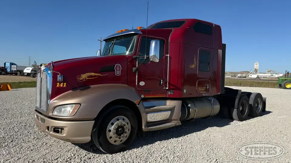 2014 Kenworth T660 Conventional Truck with Sleeper