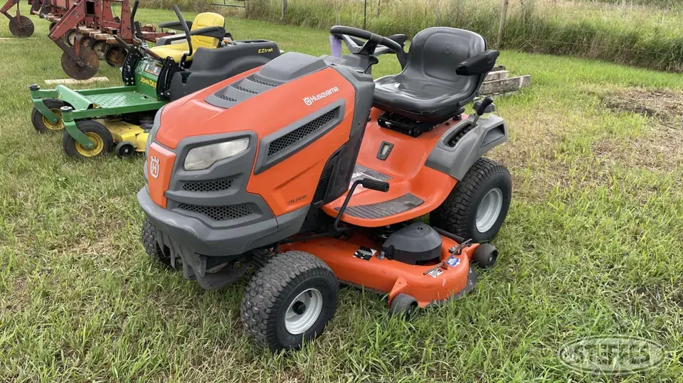 Husqvarna YTA24V48 Lawn Tractor
