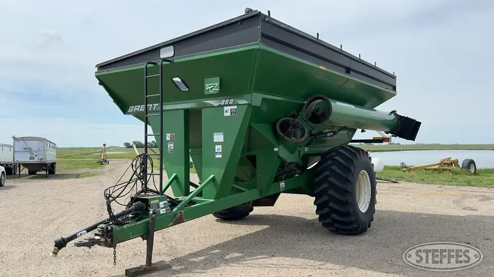 2005 Brent 880 Grain Cart