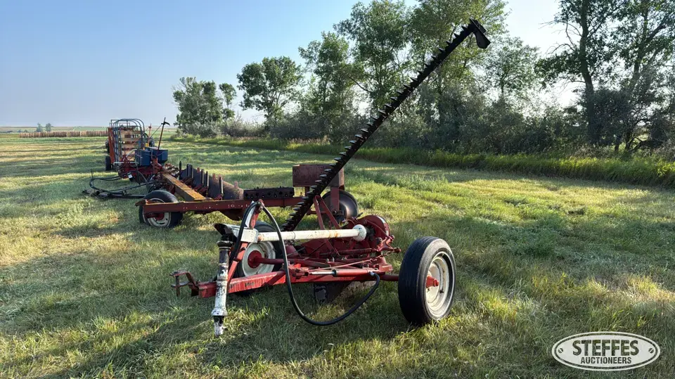 International 1100 Sickle Mower
