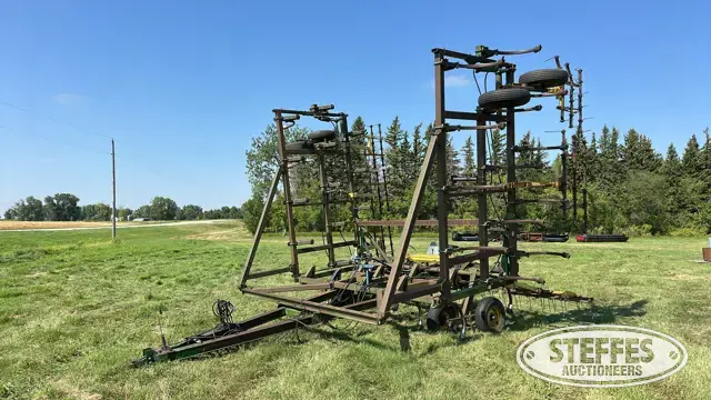 John Deere 1610