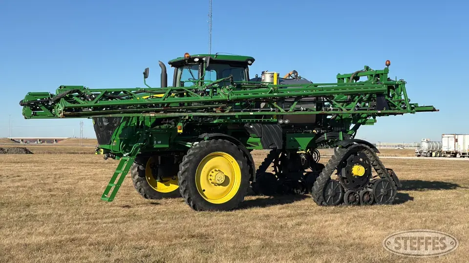 2014 John Deere R4038 Self-Propelled Sprayer
