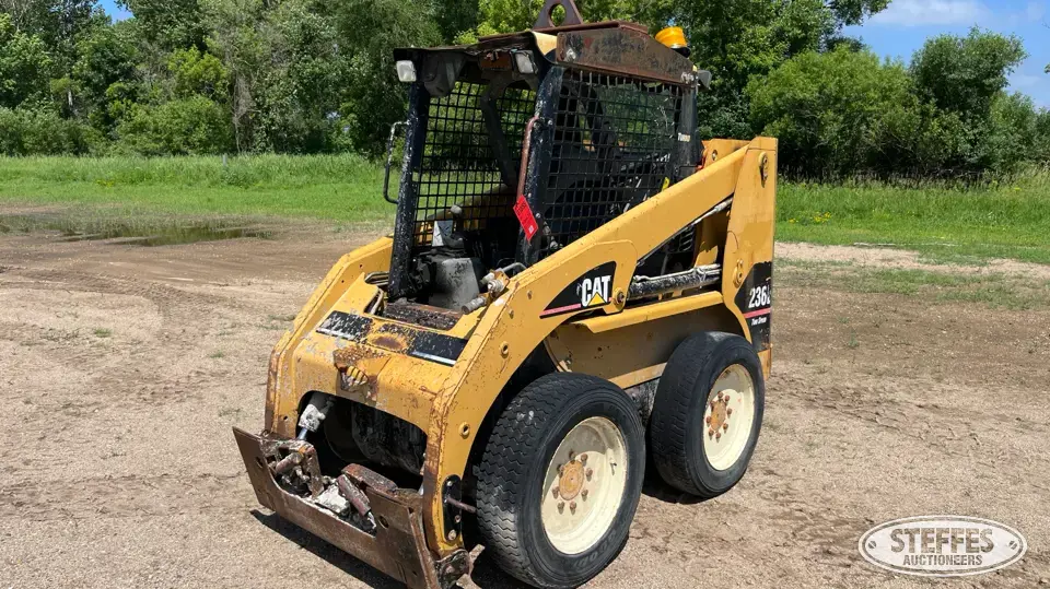 2007 CAT 236B Wheeled Skid Steer