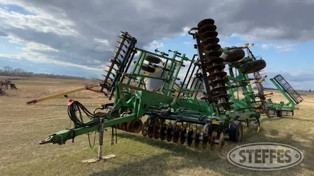 John Deere 726