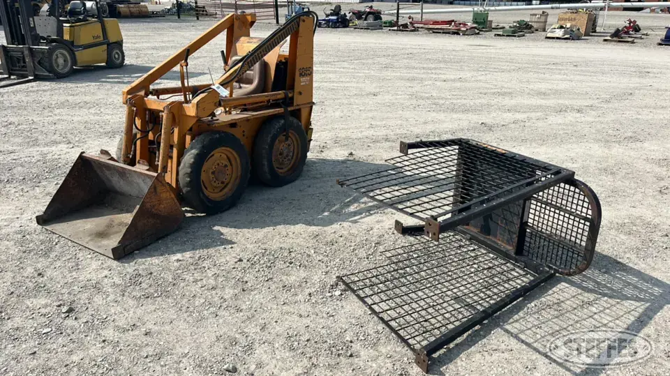 Case 1816 Wheeled Skid Steer