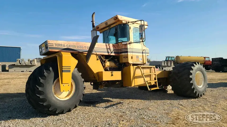 TerraGator 1603T Self-Propelled Dry Applicators-Spreaders-Floater