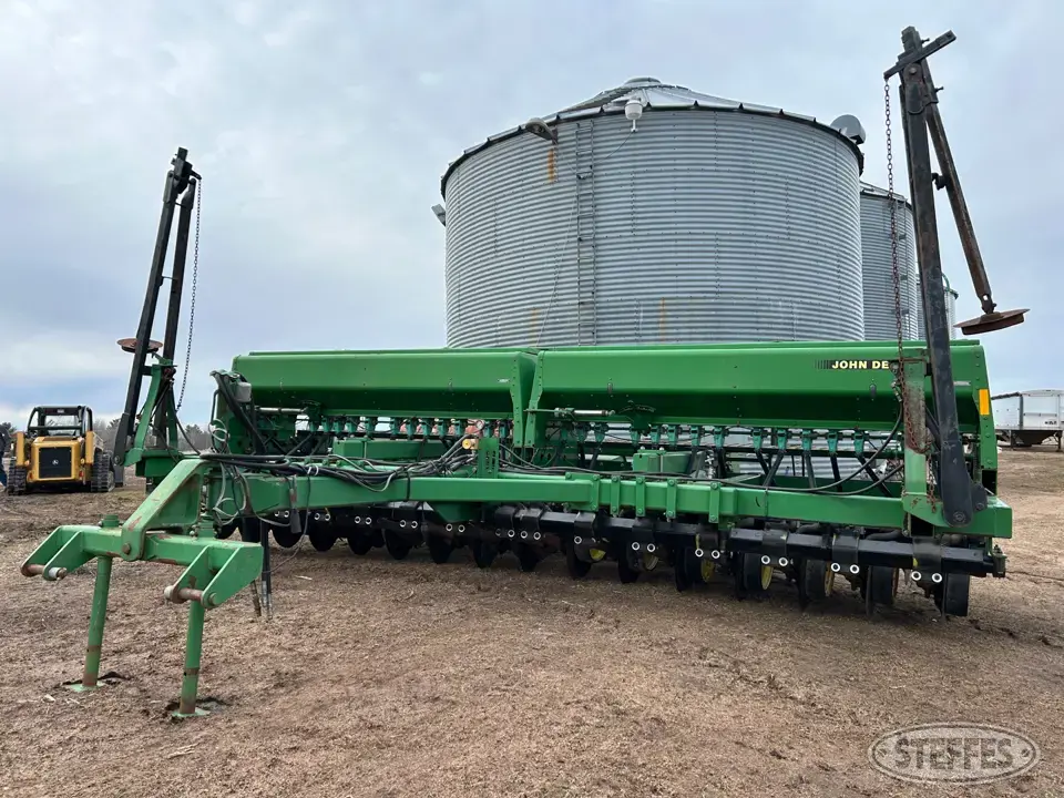 John Deere 750 Press Drill