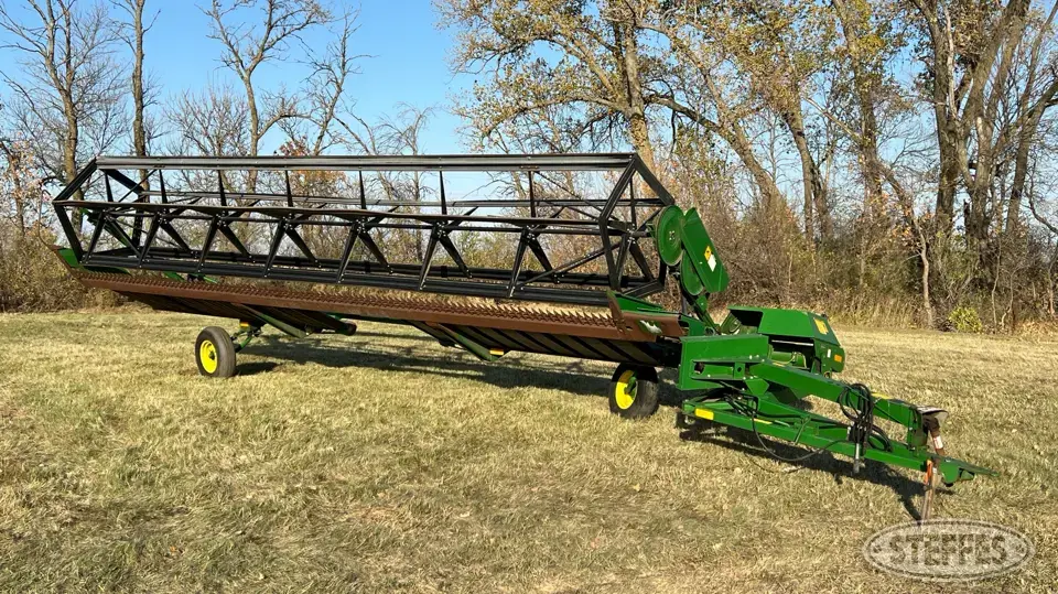 1992 John Deere 590 Pull-Type Swather