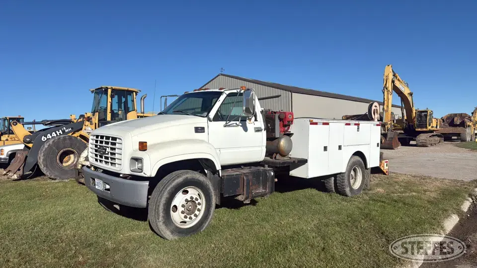 2000 Chevrolet C7500 Service Utility Truck