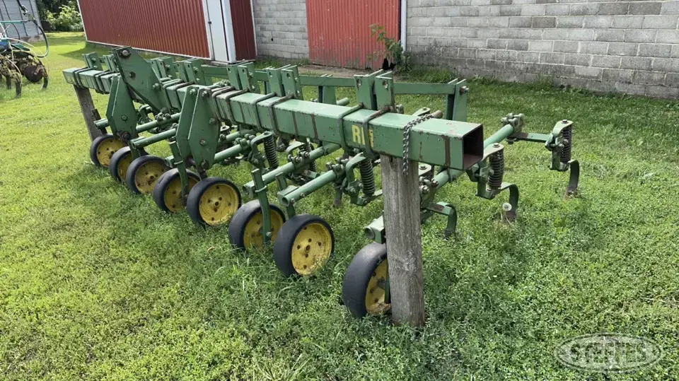 John Deere RM Row Crop Cultivator