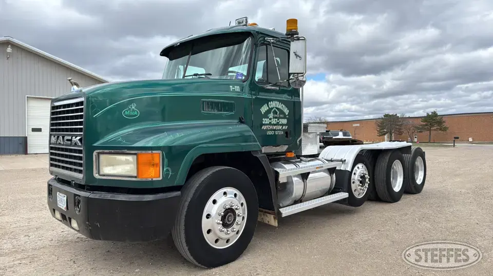 1996 Mack CH613 Conventional Truck without Sleeper