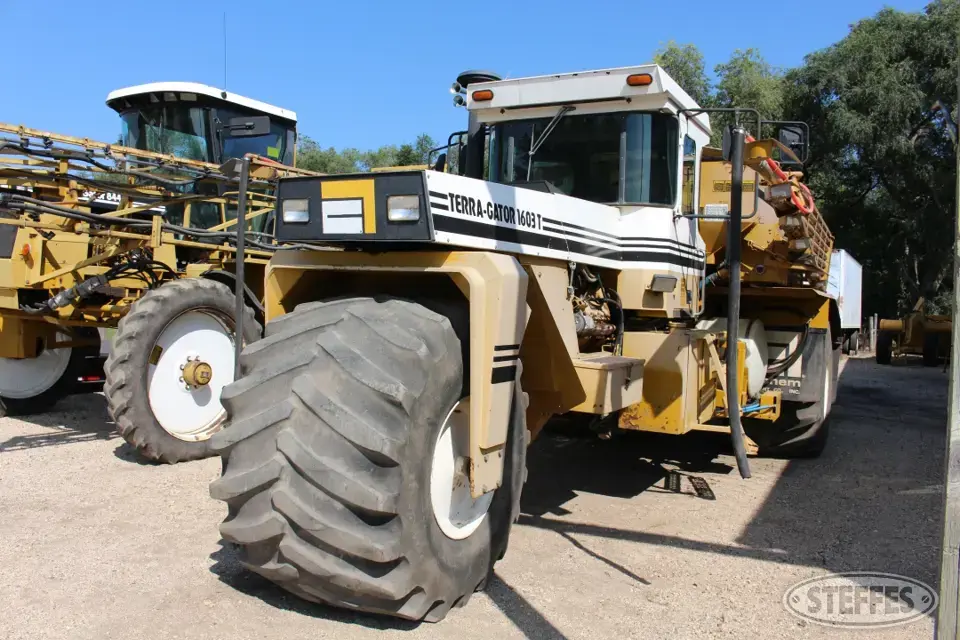 AG-Chem 1603T TerraGator Pull-Type Dry Spreader