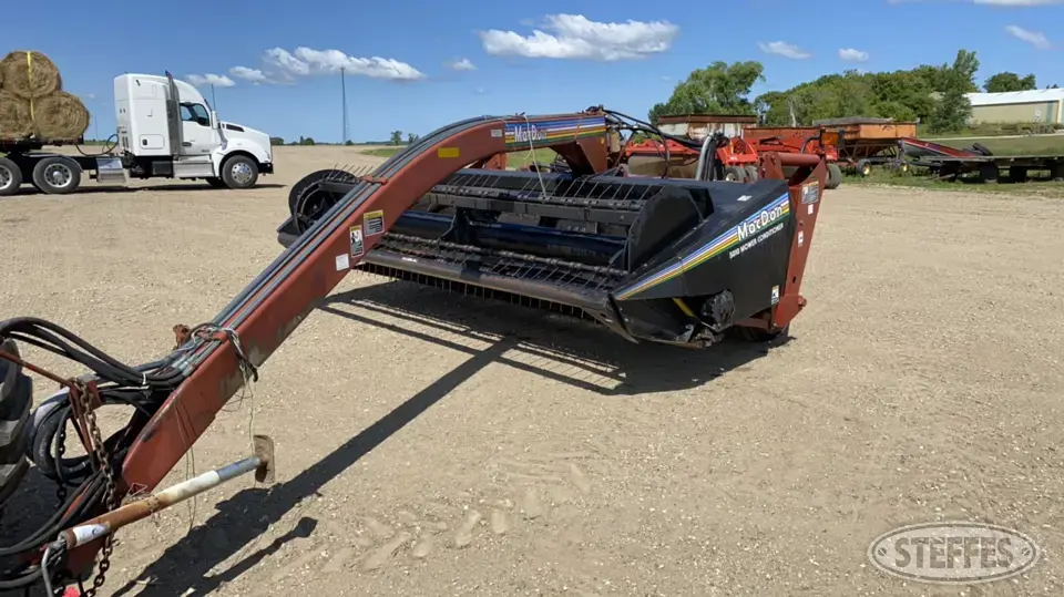2000 MacDon 5010 Mower Conditioner