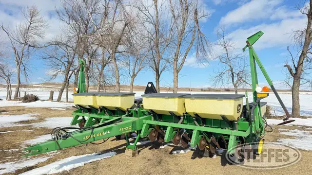 1994 John Deere 7200