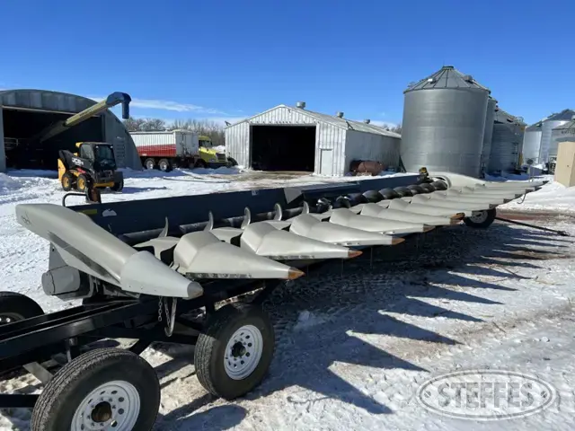 2005 Agco 3000