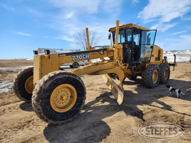 2003 John Deere 770CH Series II