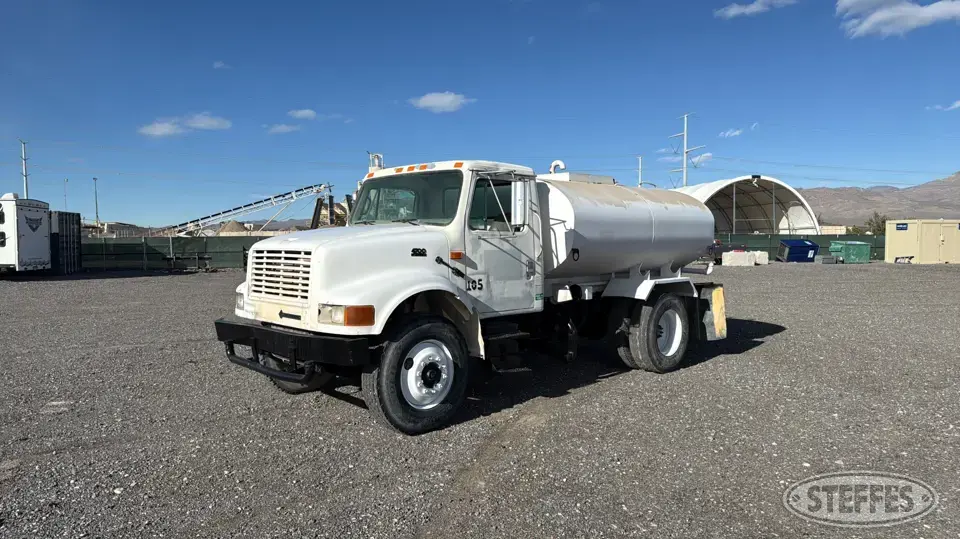 2001 International 4700 Water Truck