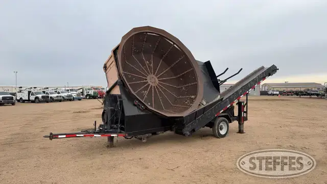Satellite screen plant