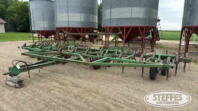 John Deere 1610