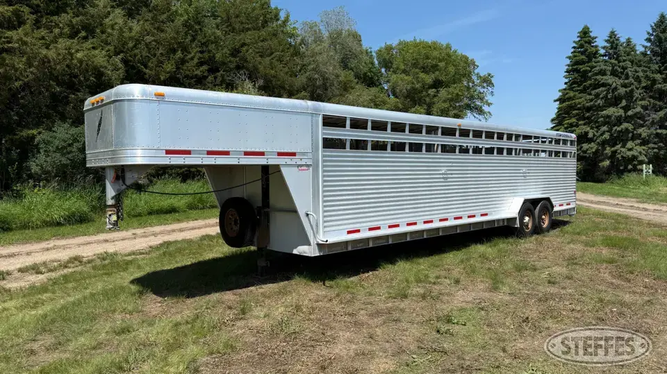 2004 Featherlite Gooseneck Livestock Trailer