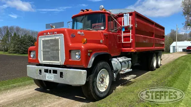 1987 Mack RL685LS
