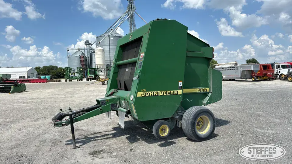 John Deere 566 Round Baler