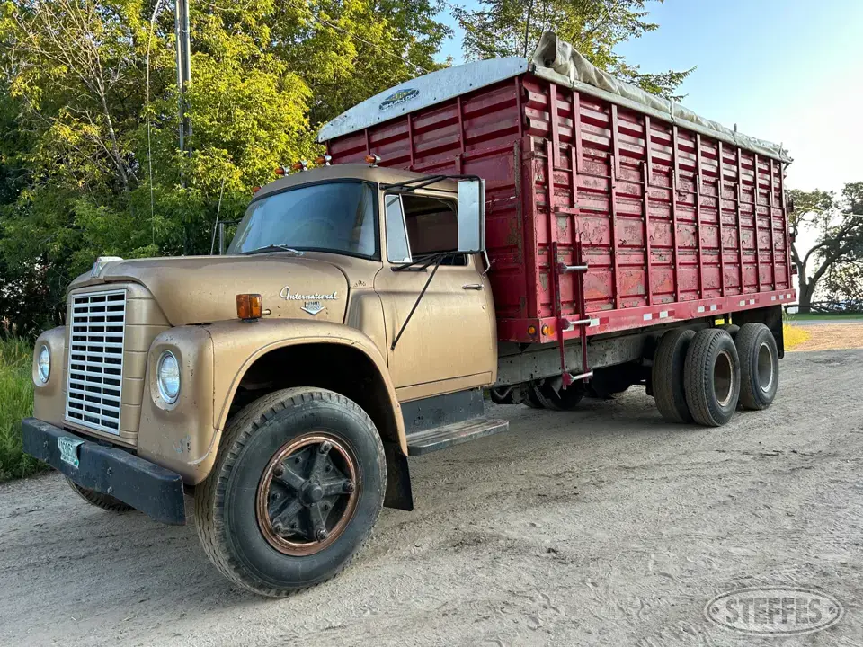 1969 International 1600 Tandem Boxed Truck